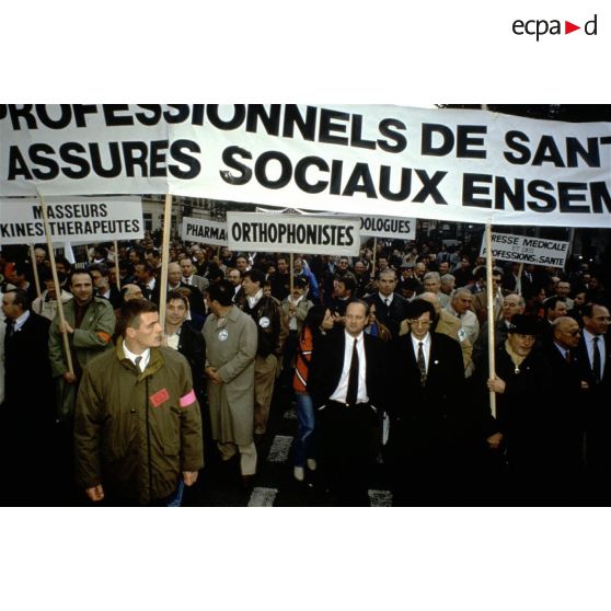 17 novembre 1991. Paris. Manifestation de tous les professionnels de la santé, "ma santé, j'y tiens".