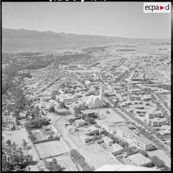 Vue aérienne de Colomb-Béchar.