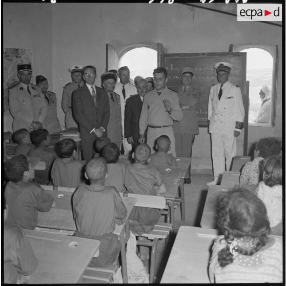 Visite de l'école de Sidi-Ghalem.