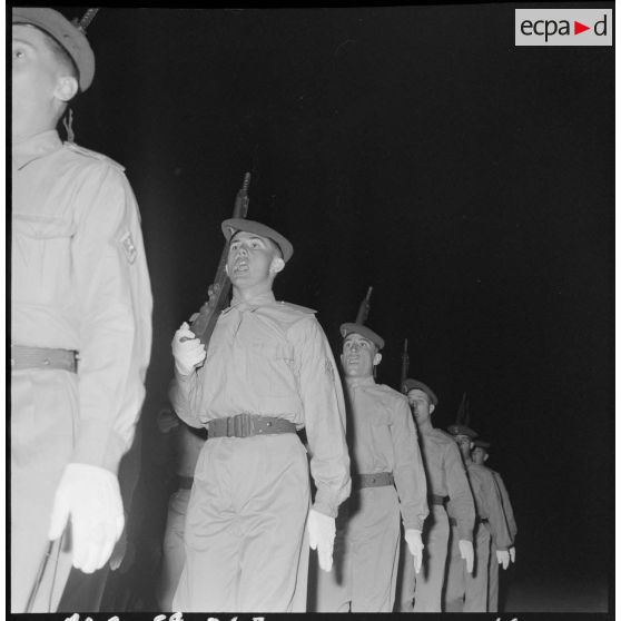 Sétif - Aïn Arnat. Défilé des troupes.
