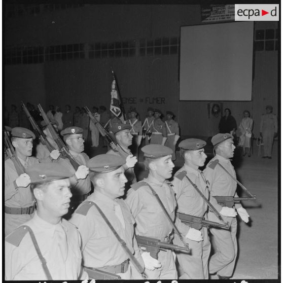 Sétif - Aïn Arnat. Défilé des troupes.