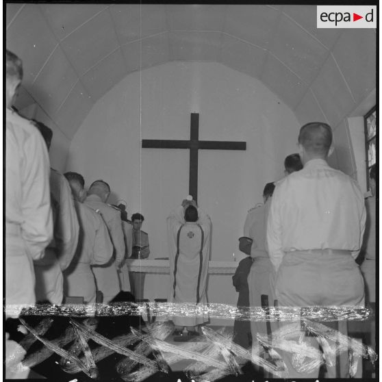 Sétif - Aïn Arnat. Office célébré à la mémoire du lieutenant Bernard De Lattre De Tassigny.