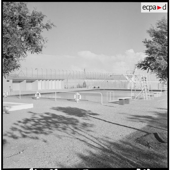 Setif - Aïn Arnat. Piscine de la base héliport Maréchal de Lattre.