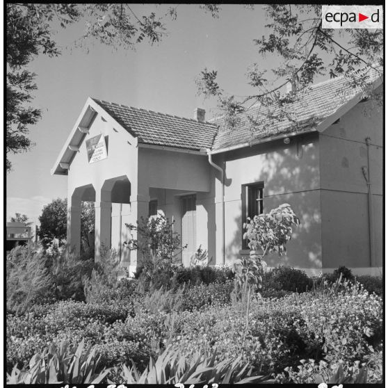 Setif - Aïn Arnat. Bâtiment de la base héliport Maréchal de Lattre.