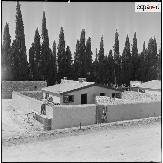 Centre de regroupement de Baudens. Maison avec cour.