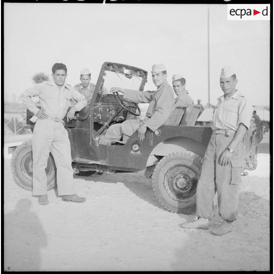 Centre de regroupement de Boudjebâa. Les militaires.