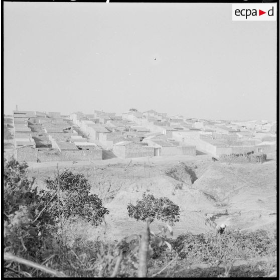 Vue générale de tout le centre de regroupement de Boudjebâa.