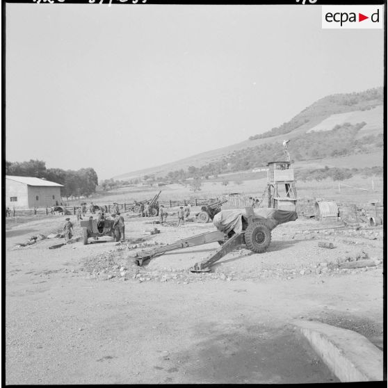 Tizi Ouzou. 3ème batterie du 2/93e régiment d'artillerie de montagne (RAM). Alerte à la batterie.
