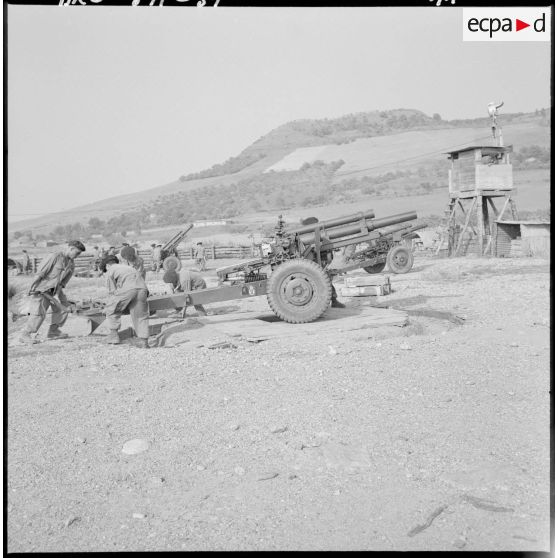 Tizi Ouzou. 3ème batterie du 2/93e régiment d'artillerie de montagne (RAM). Alerte à la batterie.