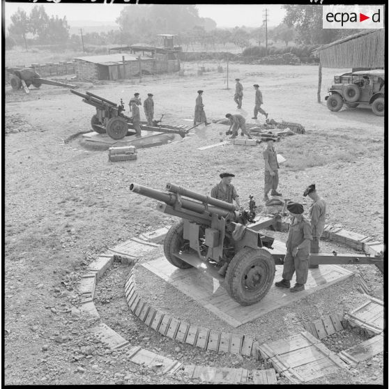 Tizi Ouzou. 3ème batterie du 2/93e régiment d'artillerie de montagne (RAM). Alerte à la batterie.