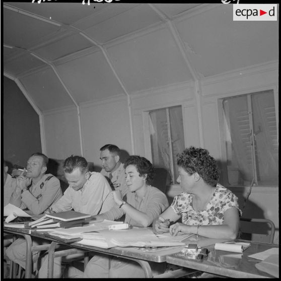 Orléansville. Exposé de mademoiselle Chaouch responsable du secteur de Miliana.