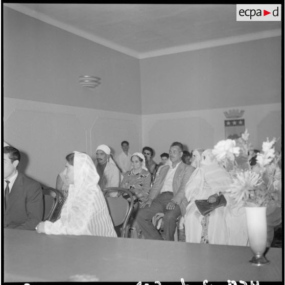 Mariage musulman" dans une mairie en Algérie.