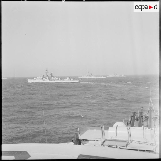 Oran. Défilé naval.