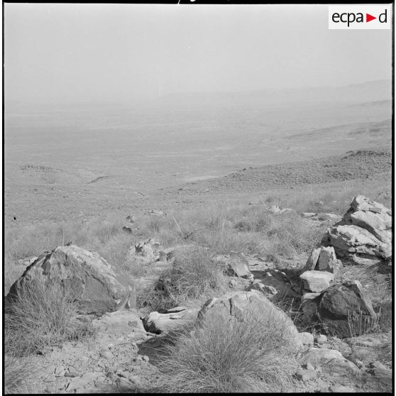 Barrage ouest des monts des Ksour, massif montagneux de l'Algérie faisant partie de l'Altlas saharien.