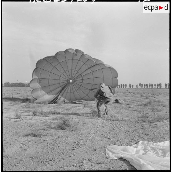 Apprentissage du saut en parachute : atterrissage.