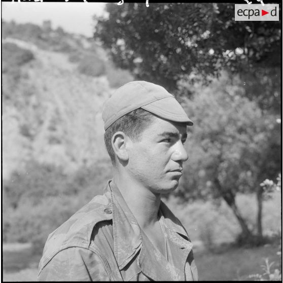 Progression du commando de chasse du secteur de Médéa au cours d'une opération : portrait d'un commando.