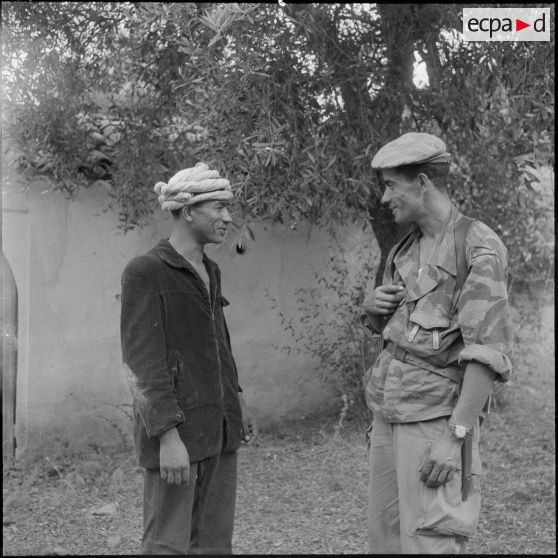 Viste de mechtas par le 6e régiment d'infanterie (6e RI), commando de chasse du secteur de Médéa.