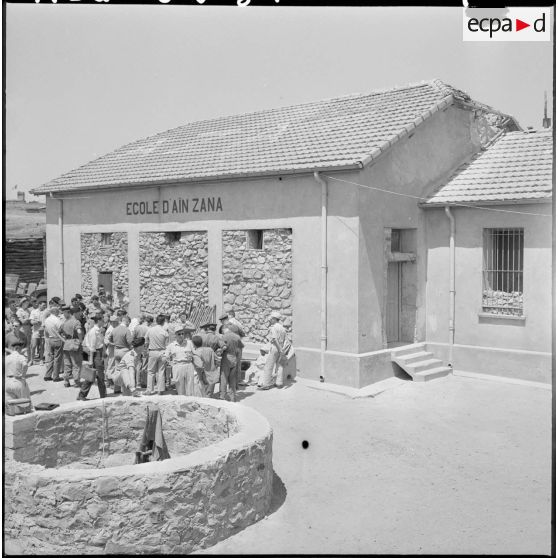 Vue de la destruction du pignon de l'école d'Aïn Zana.