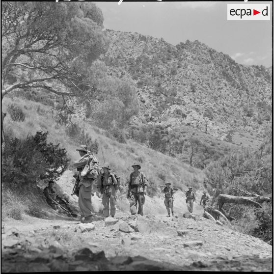 Progression à travers les massifs.