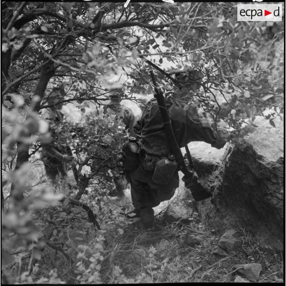 Progression à travers les massifs.