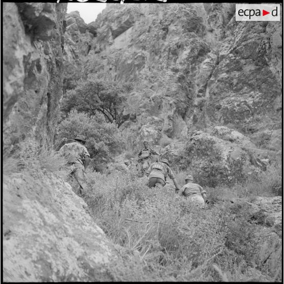 Progression à travers les massifs.