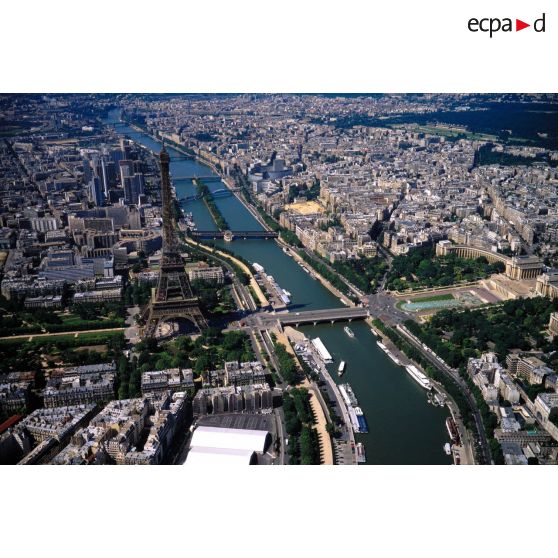 Paris 16e, 15e et 7e. La Seine d'est en ouest.