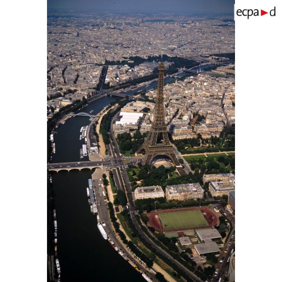 Paris 7e.La Seine du sud vers l'est.