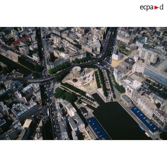 Paris 19e. Bassin de la Villette et Rotonde.