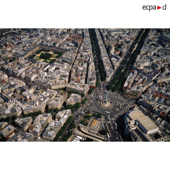 Paris 11e et Paris 4e. Place de la Bastille et boulevard Richard Lenoir.