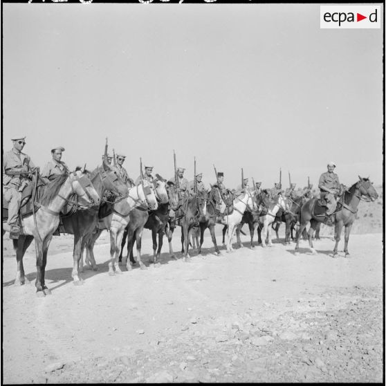 Vue d'ensemble du peloton harki chargé de la défense du centre de regroupement de Sidi Naâmane.