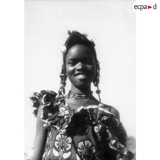 République Islamique de Mauritanie,1959. Jeune fille de la région de Kiffa.