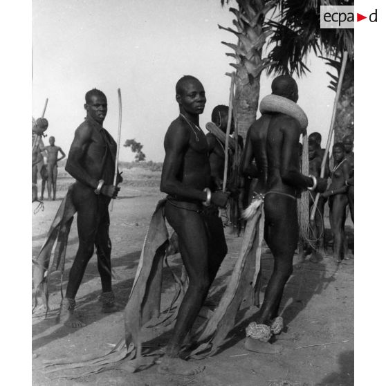 République du Tchad, région de Bongor, 1944. Danseurs Banana.