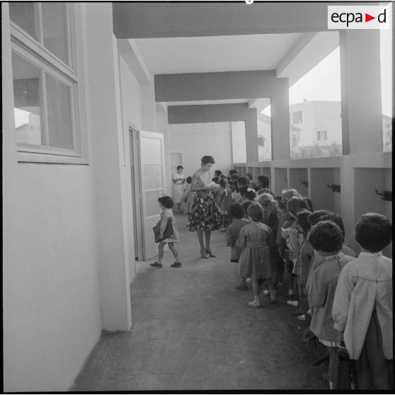 La rentrée chez les petites filles.