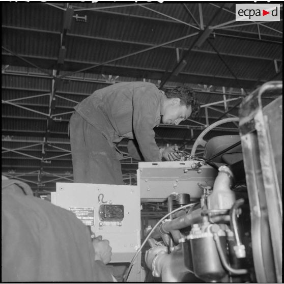 La chaîne de montage de camions de la Société Africaine des automobiles Berliet à Rouiba.