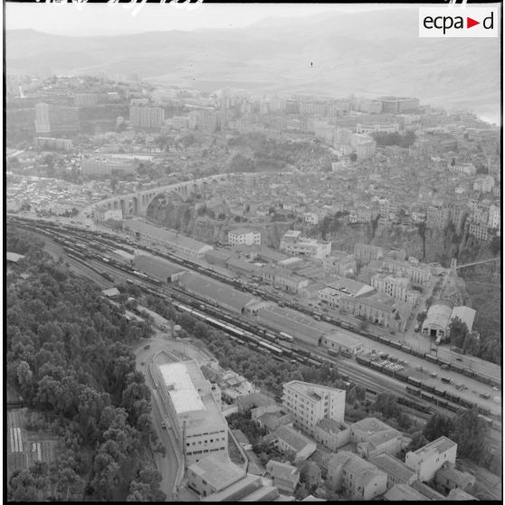 La ville et les gares environnantes de Sidi Mabrouk, le Kroubs et les Ouled Rhamoune.