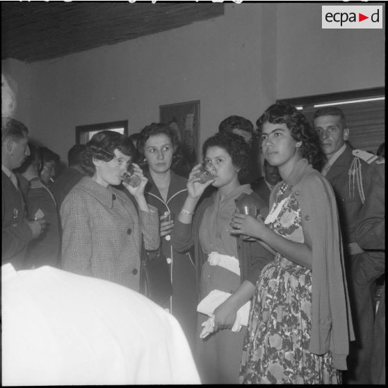 Relizane. Vin d'honneur à l'occasion du départ du colonel Terce.