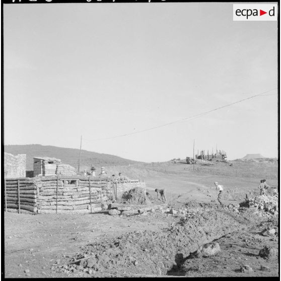 Construction de nouveaux blockhaus.