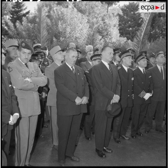 Alger. Cérémonie du 1er novembre 1959. La délégation se rendit au cimetière musulman d'El Kettar.