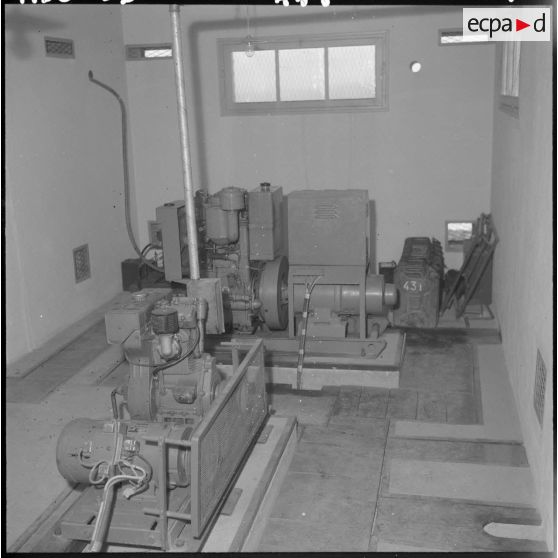 Barrage avant nord à la frontière tunisienne : à l'intérieur d'un poste électrique.