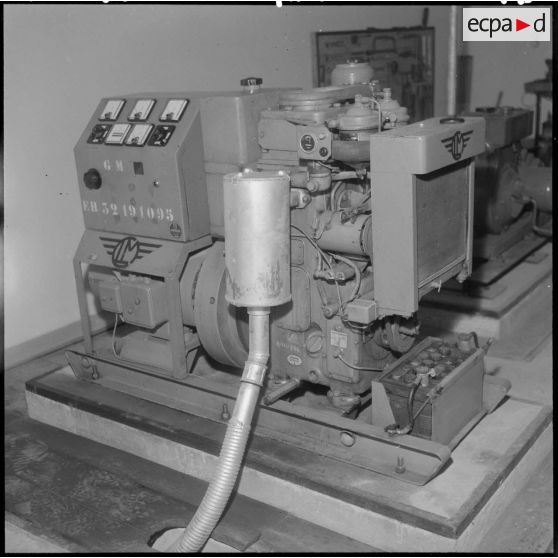 Barrage avant nord à la frontière tunisienne : à l'intérieur d'un poste électrique.