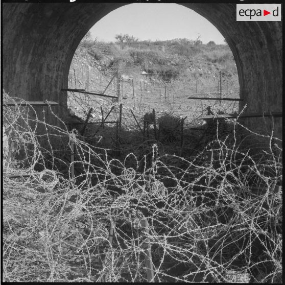 Barrage avant nord à la frontière tunisienne.