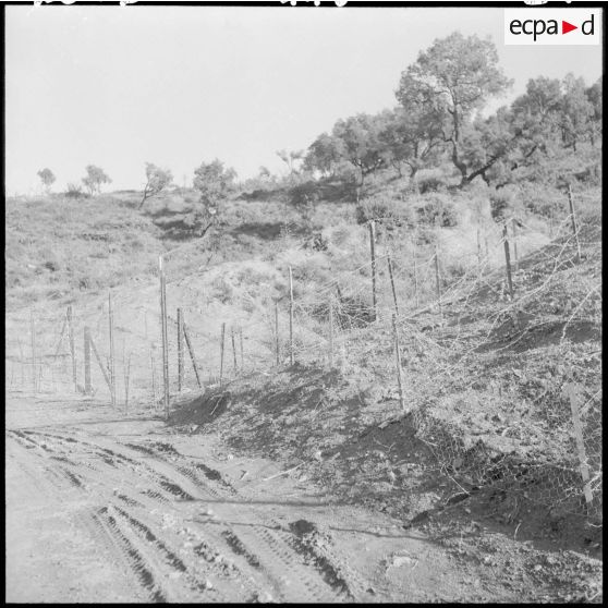 Barrage avant nord à la frontière tunisienne.