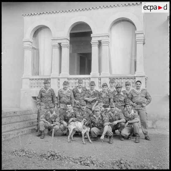 Alger. Ferme Germain. Groupe de sous-officiers du commando Kimono 44.