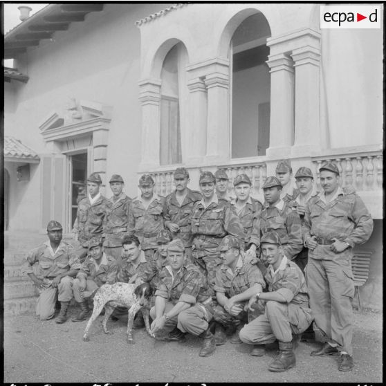 Alger. Ferme Germain. Groupe de sous-officiers du commando Kimono 44.