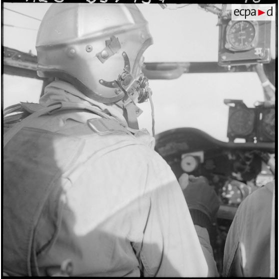 La surveillance de la côte algérienne est exercée à partir de la base aéronautique navale (BAN) (SURMAR), par des avions bombardiers Avro Lancaster.