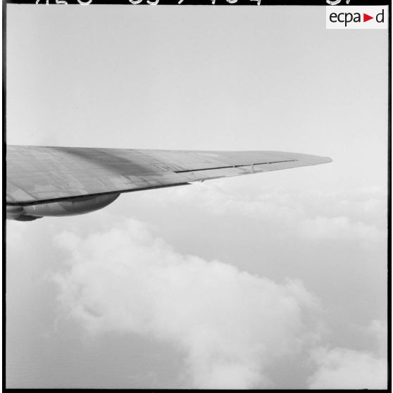 La surveillance de la côte algérienne est exercée à partir de la base aéronautique navale (BAN) (SURMAR), par des avions bombardiers Avro Lancaster.