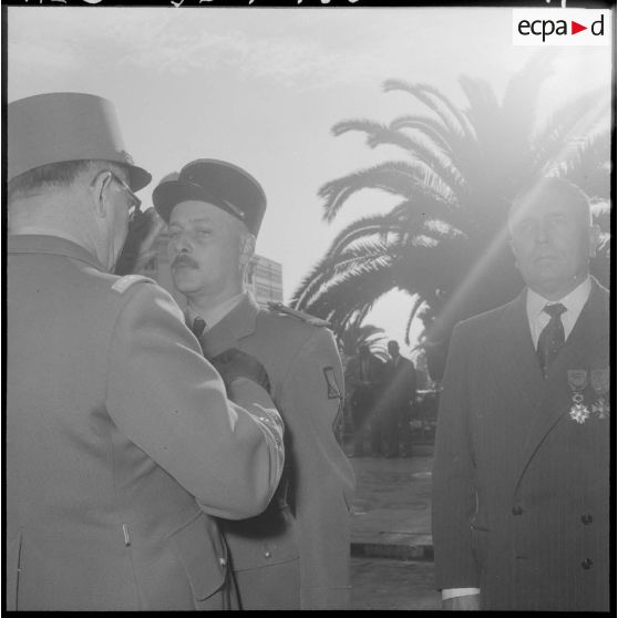 Alger. Commémoration du 11 Novembre. Remises de décorations.