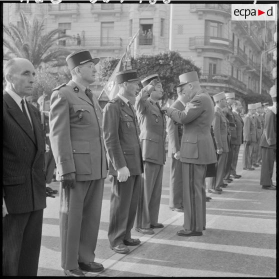 Alger. Commémoration du 11 Novembre. Remises de décorations.