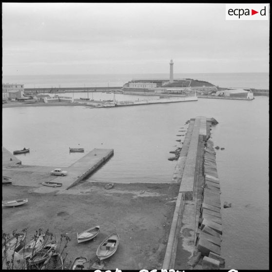 Le port de Cherchell.