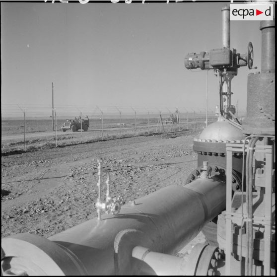 Protection par l'armée de l'oléoduc de M'Sila.